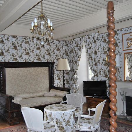 Chateau De Chantelauze Olliergues Ruang foto