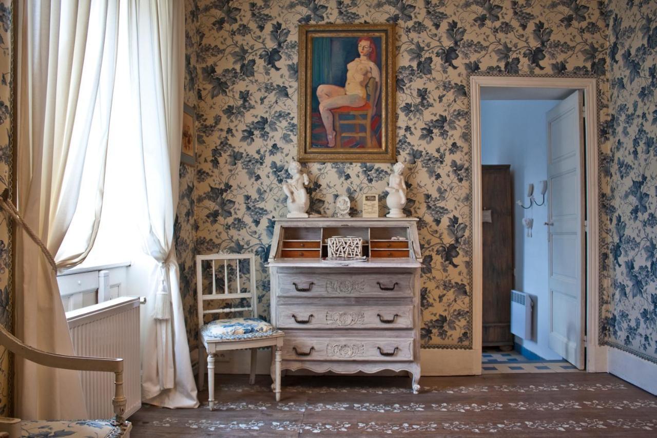 Chateau De Chantelauze Olliergues Bagian luar foto