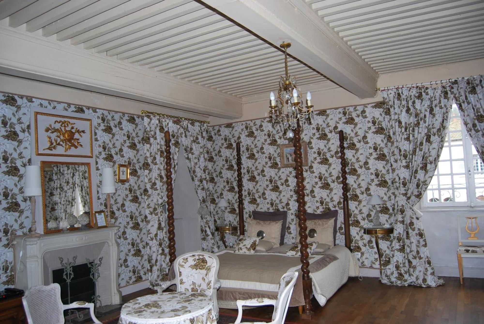Chateau De Chantelauze Olliergues Ruang foto