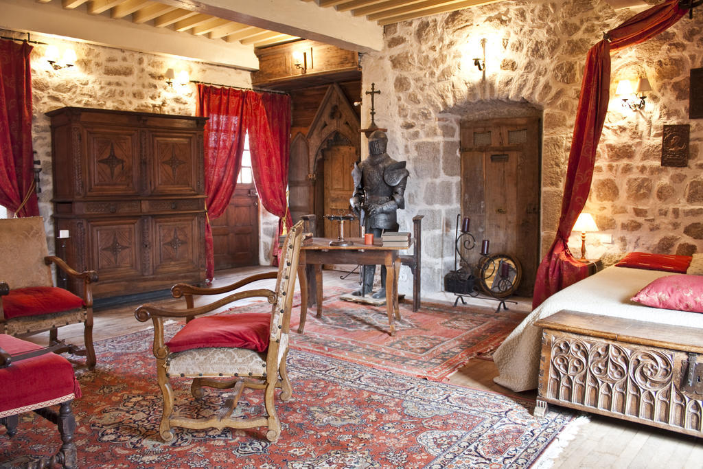 Chateau De Chantelauze Olliergues Ruang foto
